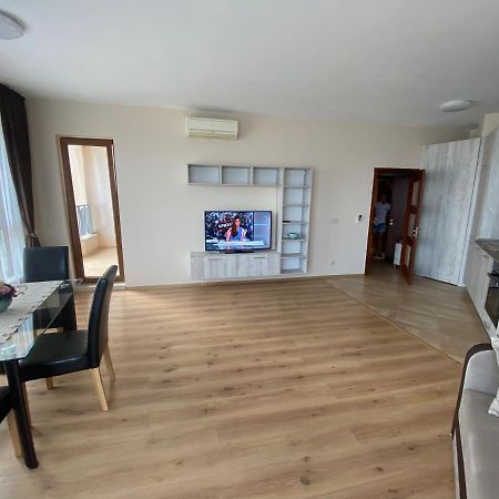 וארנה Elegantz Apartments 1 מראה חיצוני תמונה