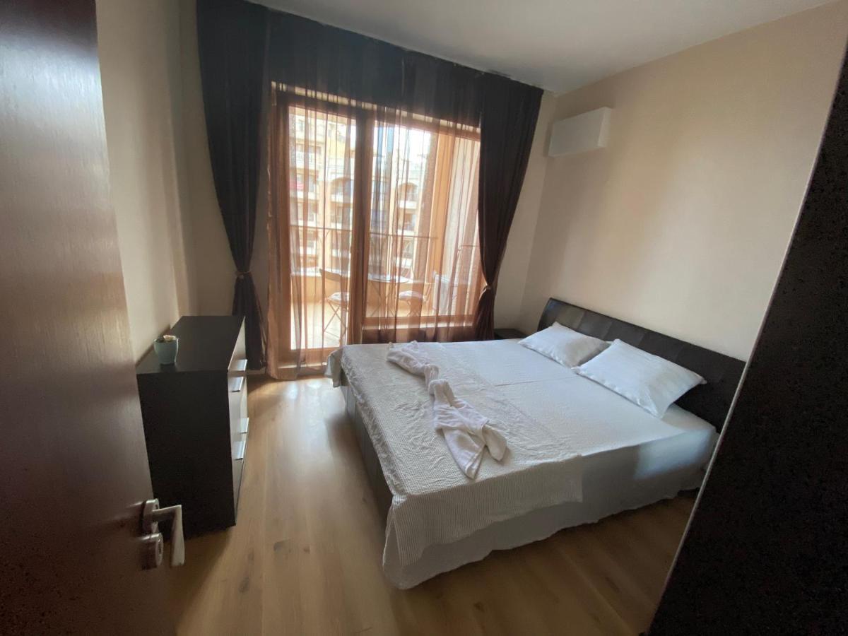 וארנה Elegantz Apartments 1 מראה חיצוני תמונה