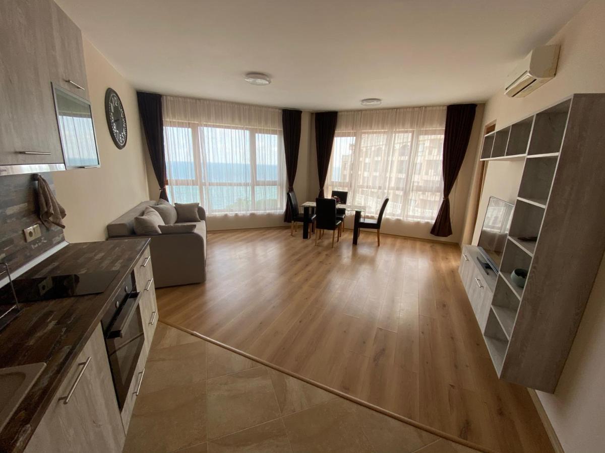 וארנה Elegantz Apartments 1 מראה חיצוני תמונה