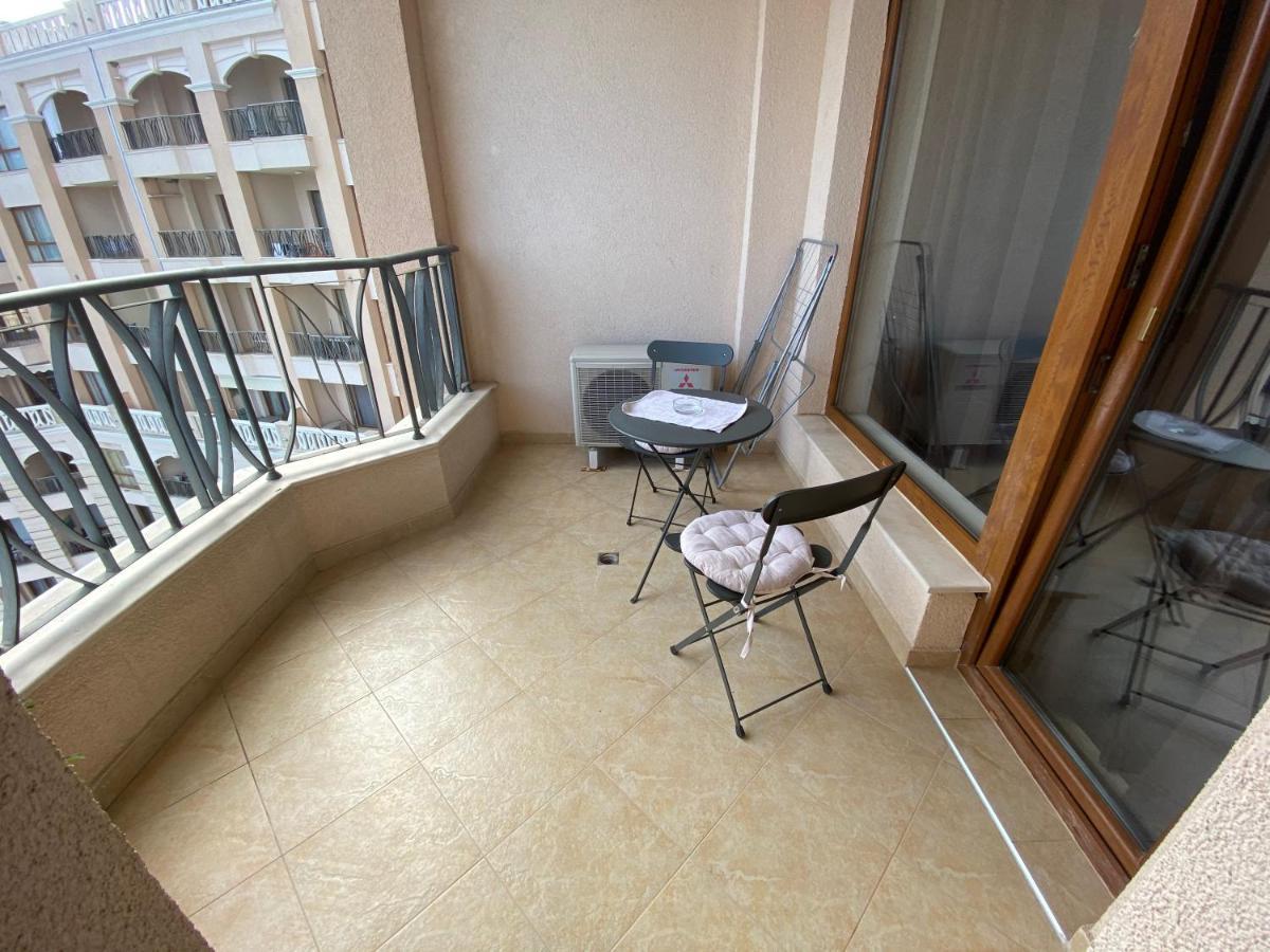וארנה Elegantz Apartments 1 מראה חיצוני תמונה