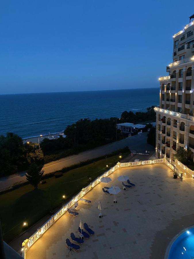 וארנה Elegantz Apartments 1 מראה חיצוני תמונה